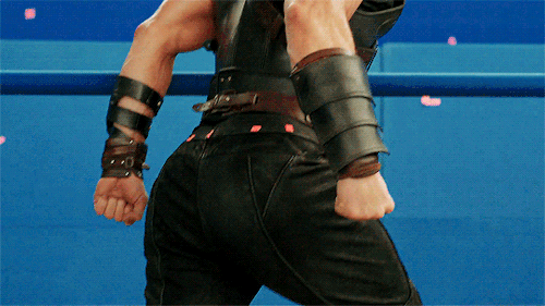 gaybuckybarnes:Chris Hemsworth behind the scenes of Thor: Ragnarok 