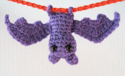 lucyravenscar:Are you in need of a cute little bat for Halloween? Then crochet one (or more!) with m