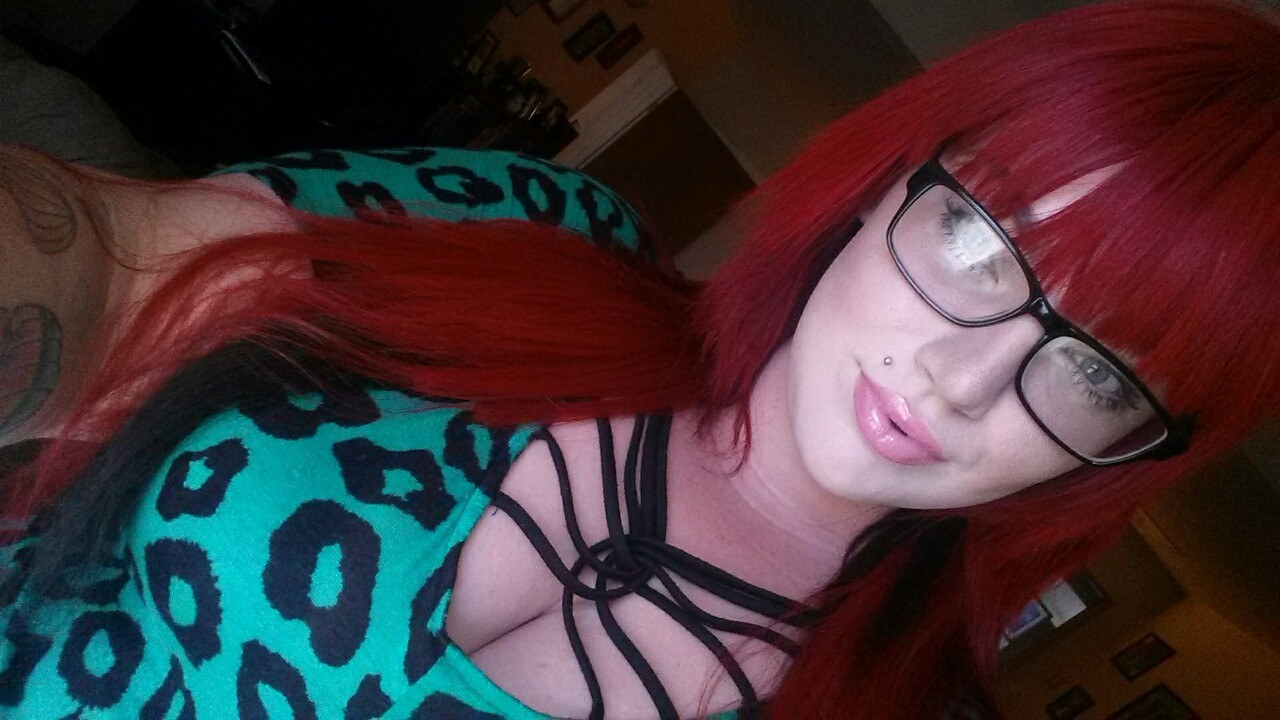 ultrakeroppi:  I needed a change of pace so I went back red
