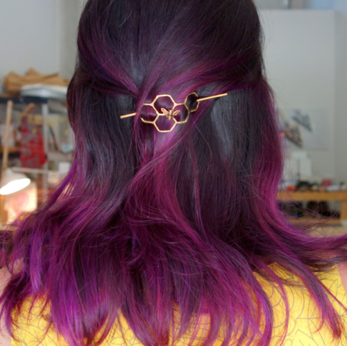 darkersolstice: sarahbethlibrarian: chimpannez: professorwithoutacause: sosuperawesome: Hair Accesso