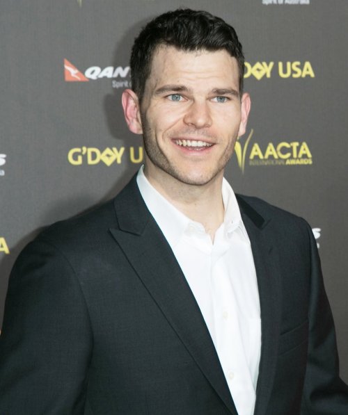 Josh Helman resembles Vice Presidential candidate Tim Kaine and it’s freaking it me out.