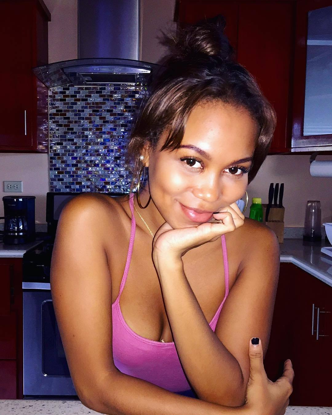 internetbaddies:  Sarah Mark
