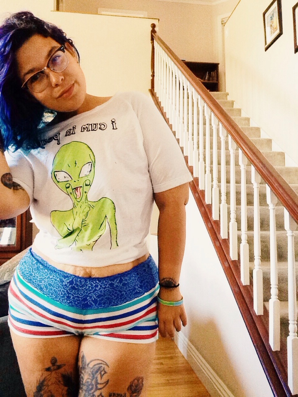 curvyblessings:  walkingwithmoonwolves:Sometimes when life gets weird, you just have