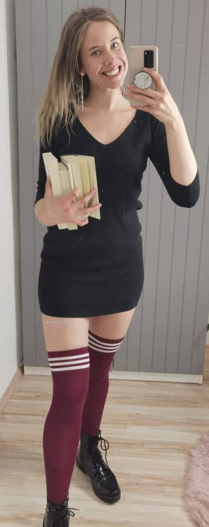 Hope you like librarians here ✌️😜