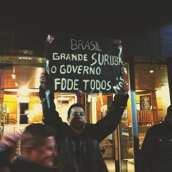 Hoje o sofrimento virou poesia