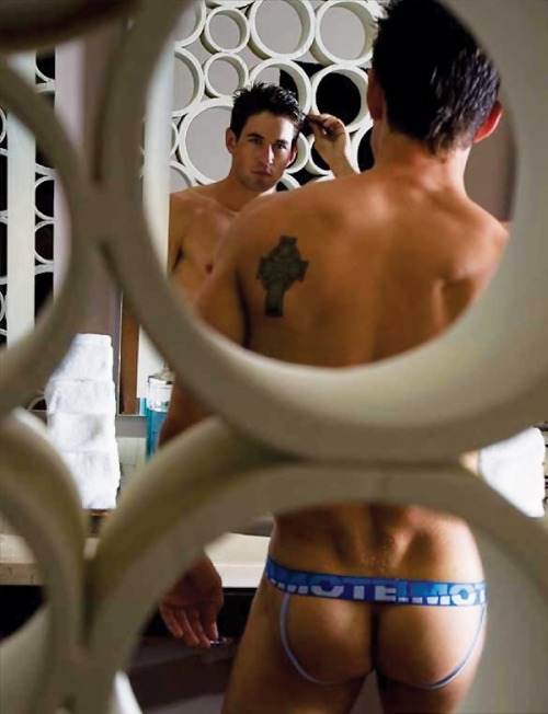 thongboy:  http://thongboy.tumblr.com/archive