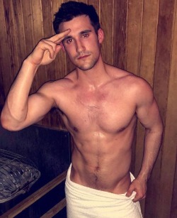 spitsthetruth:  welcome-to-my-world823:Jordan 😍😍😍  He supposedly has an Only Fans, not sure what’s posted there other than bulge pictures in underwear… 🤷🏼‍♂️