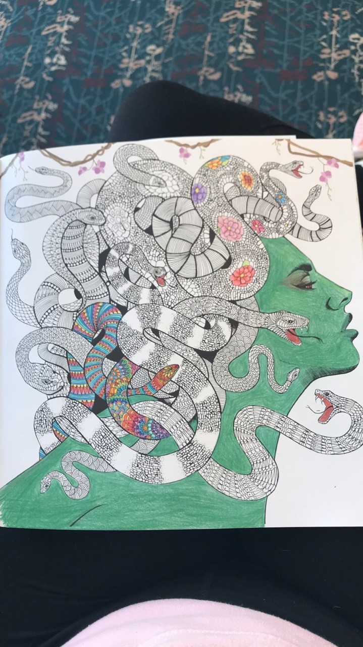 microkittycosplay:  I’m just really into Medusa rn.  Happy I found this coloring