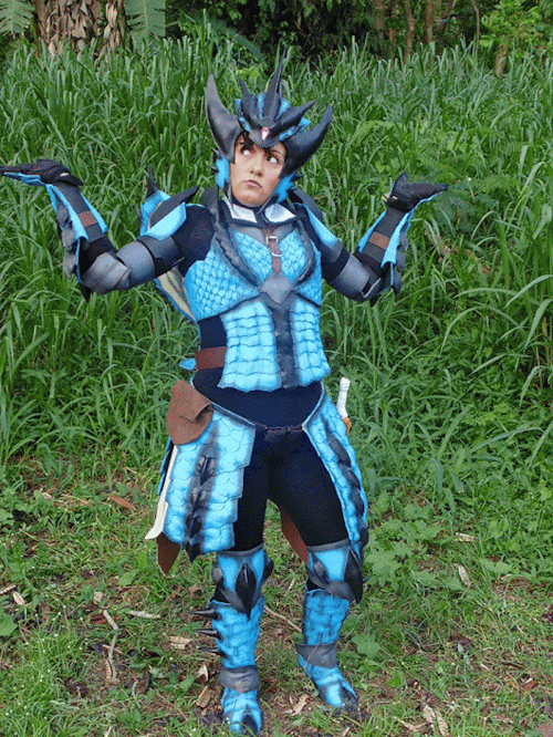 darklouiemh:Monster Hunter 3 Ultimate Female Azure Rathalos  Blademaster Grank Awesome Cosplay! Stil