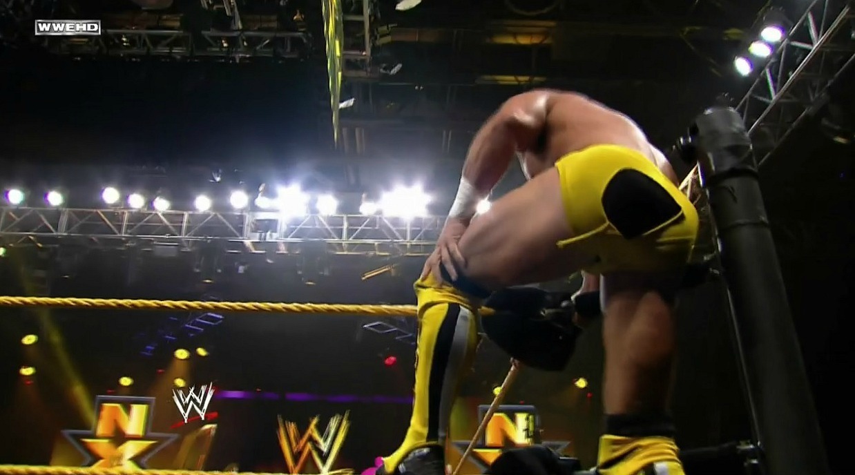 Damn Adrian really got his tights ripped up! Could you imagine the hot sight if he