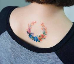 officiallittletattoos:By Zihee, done in Seoul.