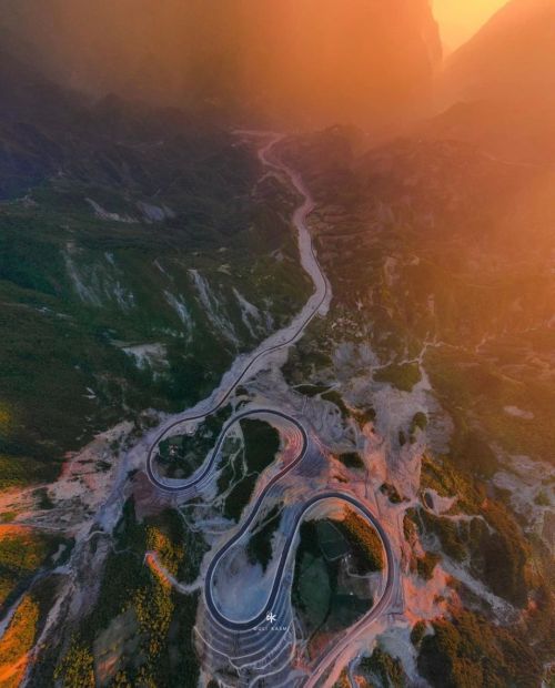 Co-existence. Photo:@dulikasmi • • • • #albaniadiscovered #albania #shqiperia #nature #naturephotogr