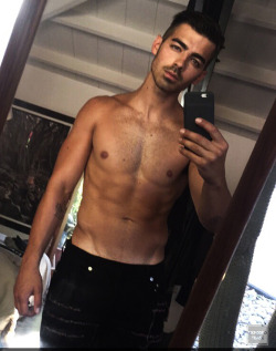 exposedteaseceleb:  Joe Jonas// Twitter - Instagram - Facebook