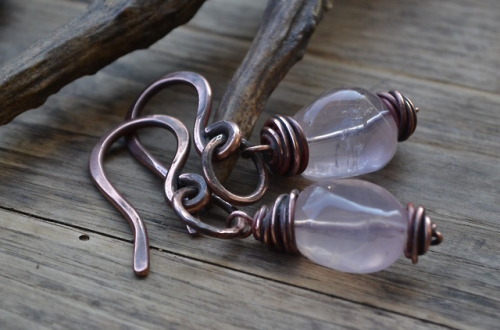 New hangers in my shop♥savaged quartz and recycle solid copper♥