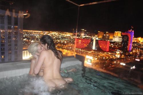 hotelgirl:  Viva Las Vegas  Honeymoon in Vegas! <3