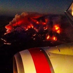 nocrimeinthewasteland:  flying into melbourne right now is like flying into the apocalypse.  (credits: sarah addis - http://instagram.com/p/kMP-NfEYnJ/; jeremy smart - https://twitter.com/jeremysmart/status/432455967179952128)