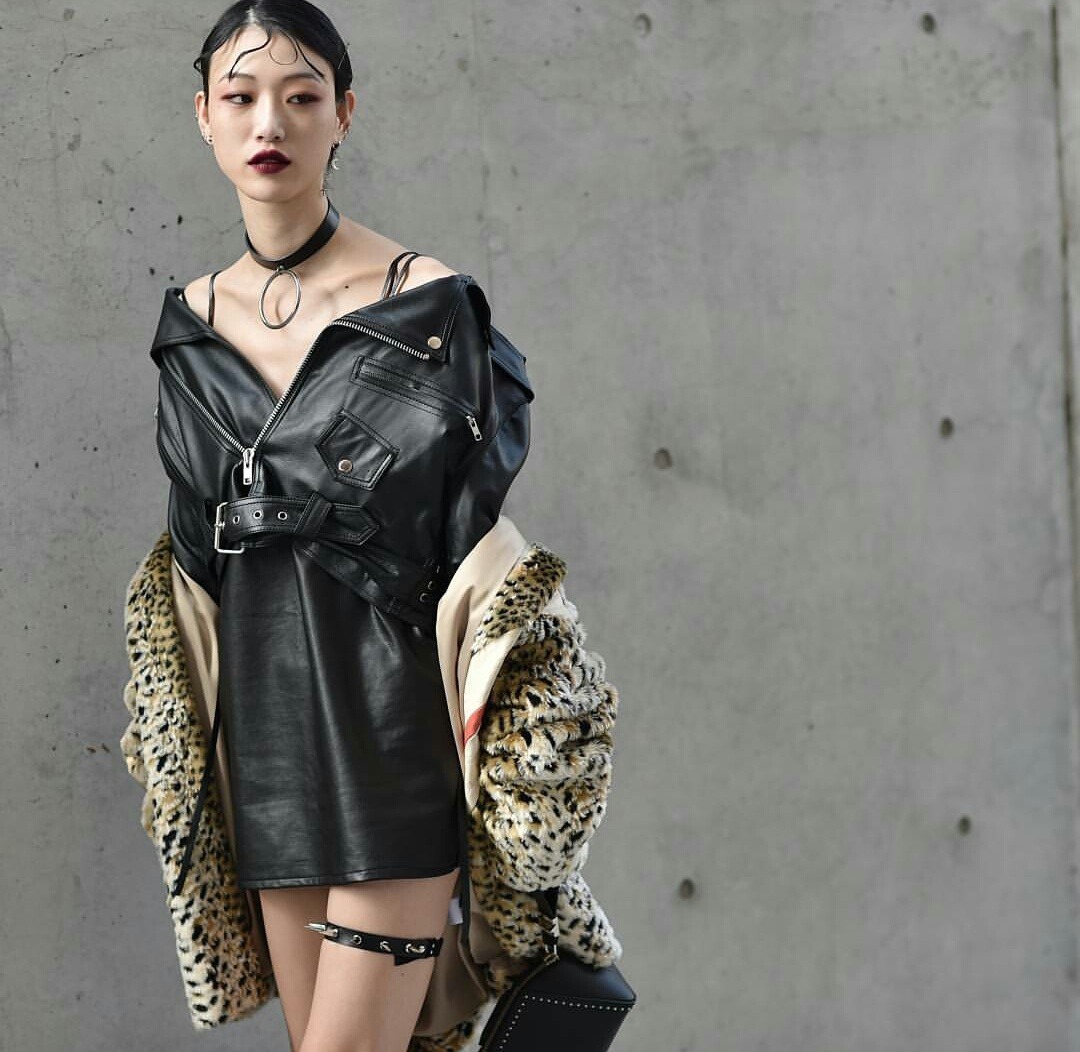 vivianefashion: Seoul Fashion Week - Street Fashion   Follow VF for more !!! 