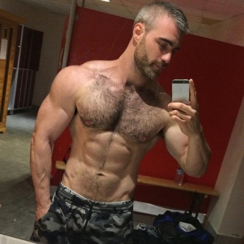 hairymacho:  www.hairymacho.tumblr.com