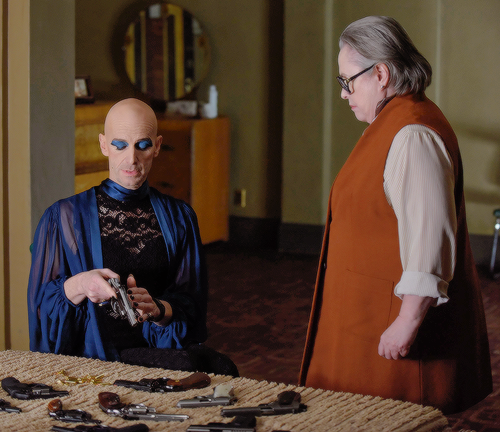 fionagoddess:Denis O’Hare and Kathy Bates | AHS: Hotel - 5x11 Battle Royale