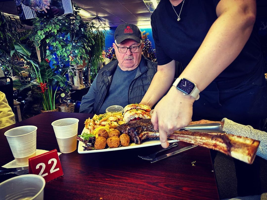 My dad isn’t easily impressed by many things…but a giant tomahawk steak (garnished with lobster tails, shrimp, and hush puppies) isn’t one of them. (at The Lobster Shack)
https://www.instagram.com/p/Cp_ymBANelm/?igshid=NGJjMDIxMWI=