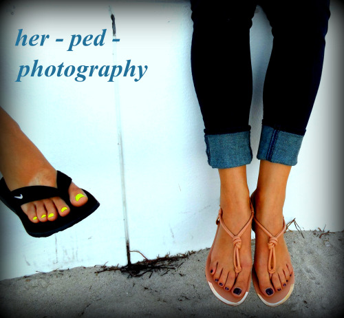 herpedphotography:  Two Florida Girls posing feet and soles for the, her - ped - photography portfolio. Bright green sexy toe nails on the left with a sexy tan. Black sexy toe paint on the left, with a beautiful smile on the right. Both girls are very