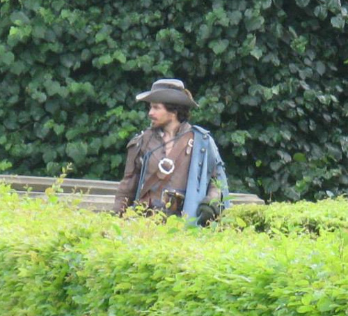 paulinegrint:  paulinegrintt: Santiago Cabrera filming The Musketeers in Kromeriz - Czech Republic (