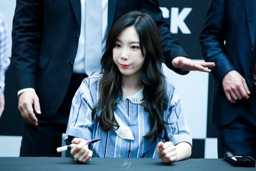 Taeyeon (SNSD) - Casio G-Shock Fansign Event Pics