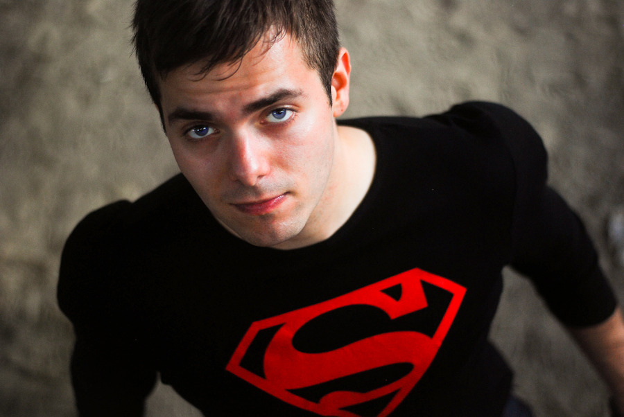 hatta-hare:  thecrimsonbird:  Zel as  Superboy from Young Justice photography by