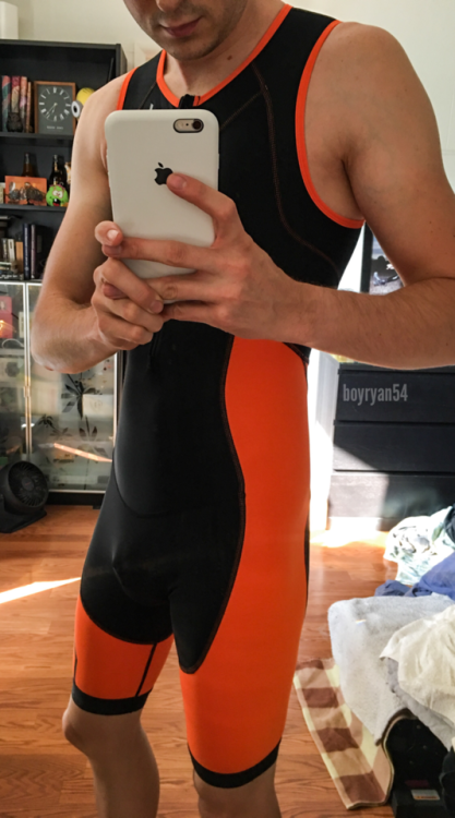 boyryan54:Rocking my 2xu tri-suit this morning! The CB6k makes for an interestingly shaped bulge.