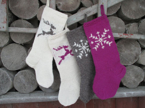 Christmas Stocking // KnittingsWithSense