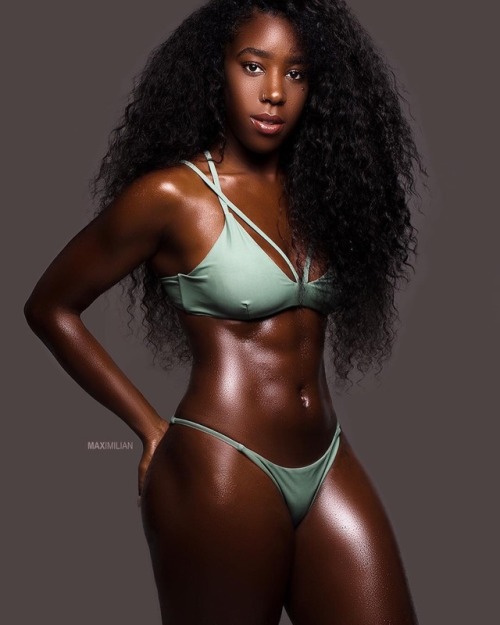 bigpapij9:Sexy AF…