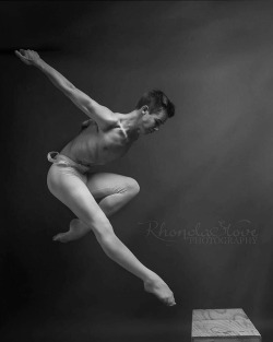 lovelyballetandmore: Alex Bishop    | Photo