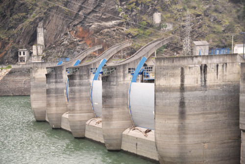 archatlas:  Saltos del Navía Carlos Copertone [via]