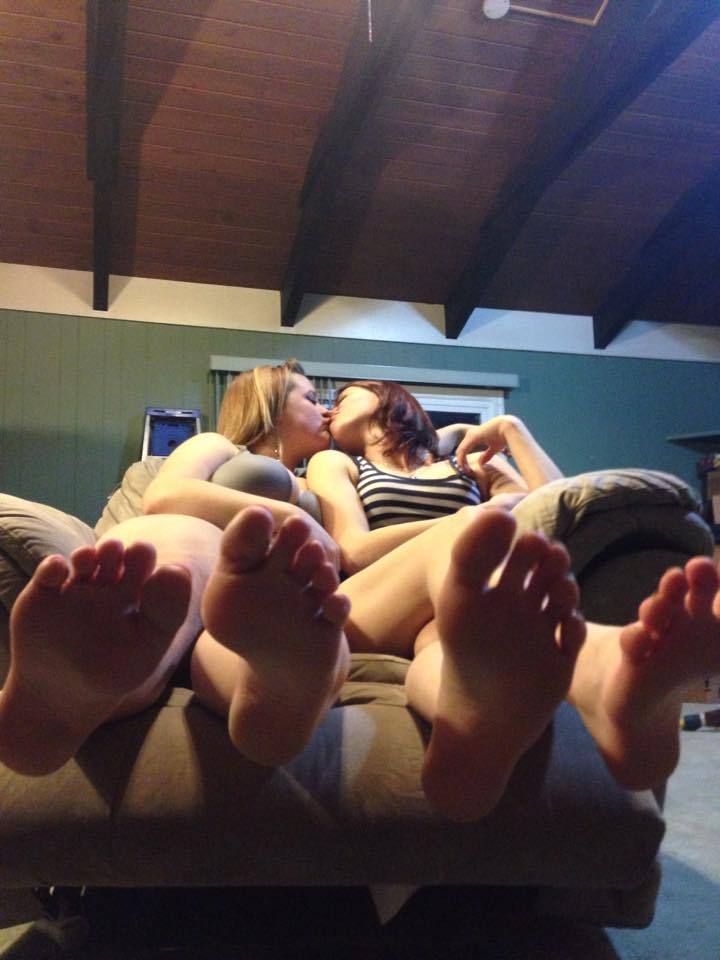 karathefootgoddess:  whos feet would you rather feel on your face? kara or lizzi?