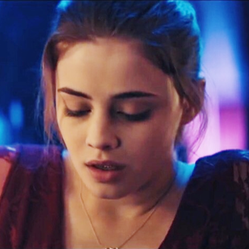 bestofafter: Tessa Young (Josephine Langford) Iconsjust like or reblog please that’s all i askse voc