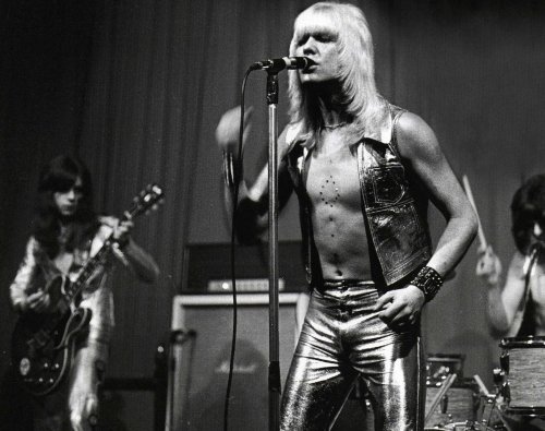 journalofmemoriesanddreams: Brian Connolly and Sweet onstage, Finland, November 1972