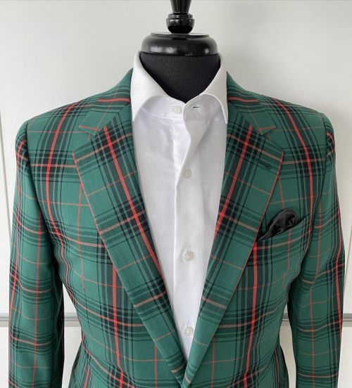 Green plaid jacket from @marzoni_official #customsuits #madetomeasure #bespoke #beglorius #menstyle