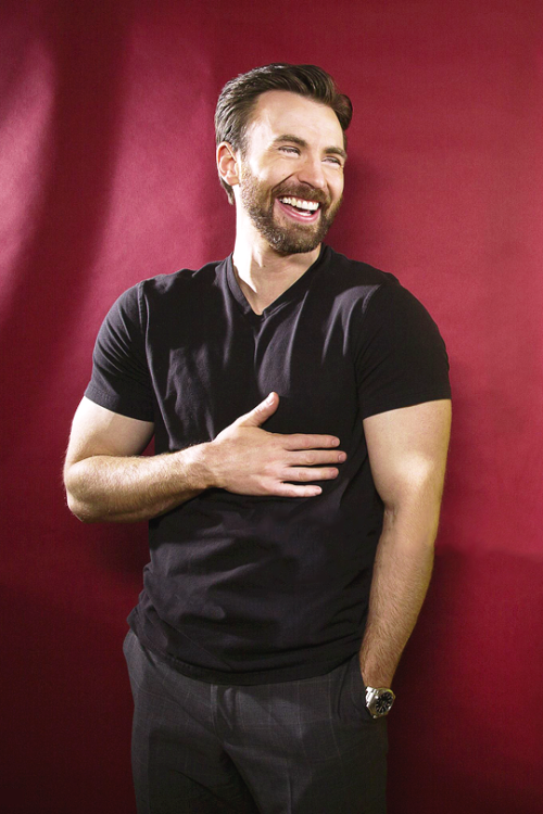 chrisevansedits:Chris Evans photographed by Robert Gauthier