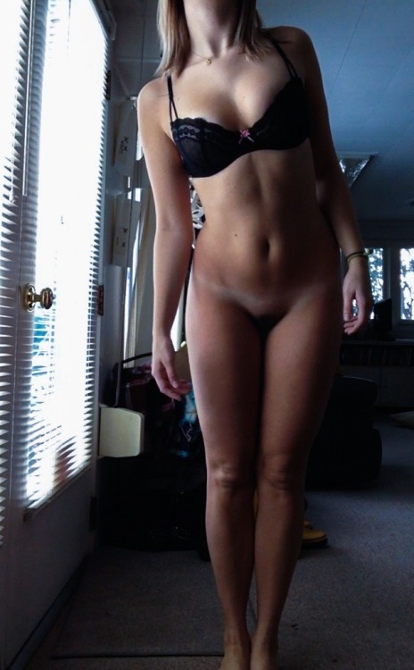 sensualthrills:  moaningxx:  Sorry guys, I’m all about the pairs  nom nom nom