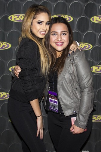 mizzjasminevillegasnewz:  Jasmine V With Fans