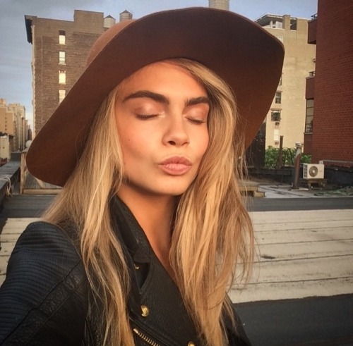 fiftyshadesofcara:@caradelevingne : Miss you already x 