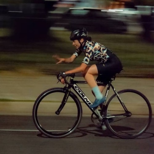 repost: • @afgrrrls Las pibas rompiendola en el @crudocrit en el ojo de @_rideba ❤️ /// // /#fixie