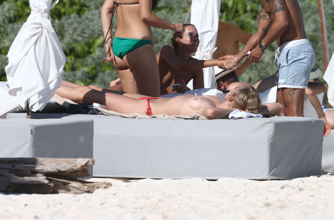 toplessbeachcelebs:  Toni Garrn (Model) sunbathing topless in Mexico (January 2016)