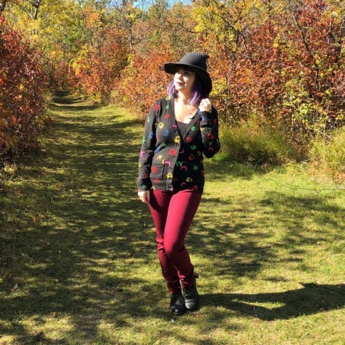 Autumn Magical Girl mode activated! More fall foliage spam with my #ootd maroon pants, Steve Madden 