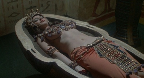 vsthepomegranate:Blood From the Mummy’s Tomb (1971) Fair amount to balance.