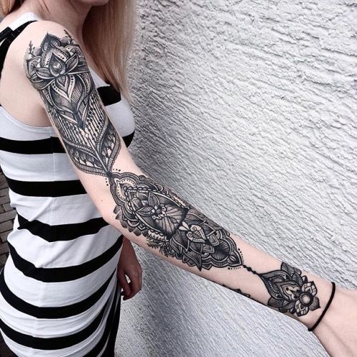 tattoos-and-modifications:  Instagram:   jessicasvartvit   