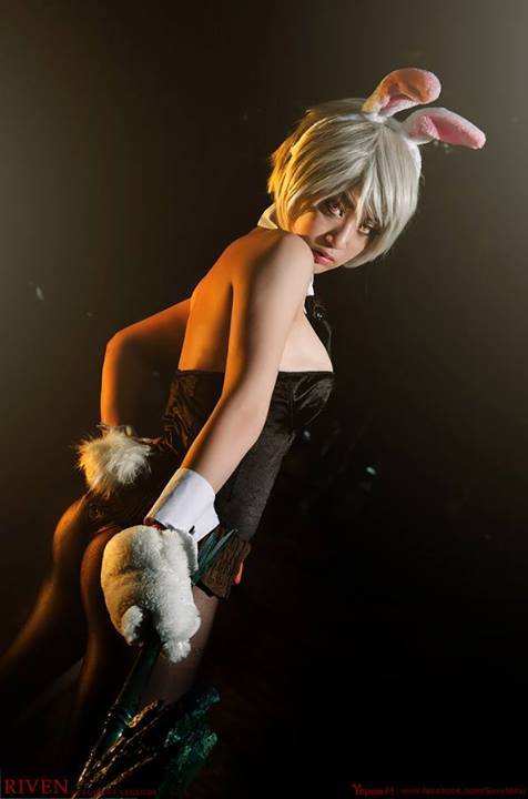 league-of-legends-sexy-girls:  Riven Cosplay adult photos