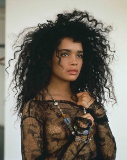 colour-it:  Lisa Bonet 