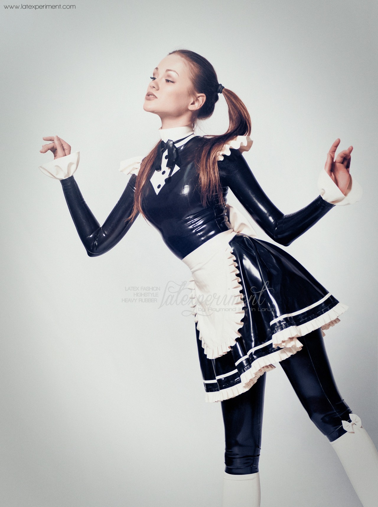 aerdna22:  LateXperiment 2015-Perfect latex maid Alexandra Potter part 2 