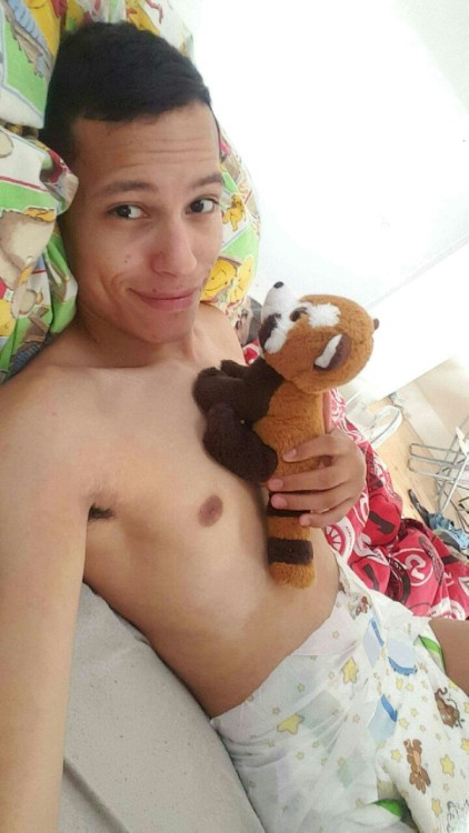 littlegirafboy: minimaxkiddo:  Add my snapchat: MiniMaxyKiddo :)  I’m so happy that Monty is i
